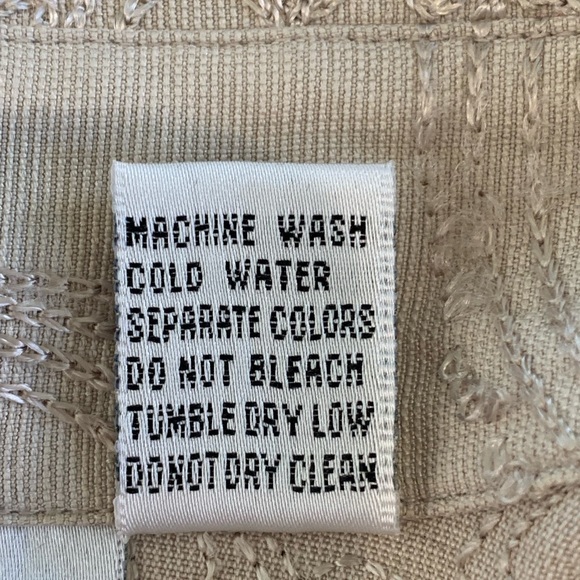 CHICO’S TAN SILK EMBROIDERED BLOUSE. CHICO’ WOMEN’S SIZE 1 - Picture 8 of 8